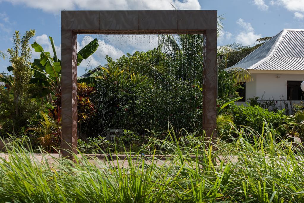 Etoile Labrine Guest House La Digue Exterior foto