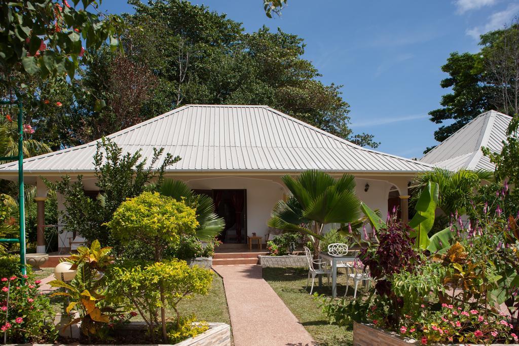 Etoile Labrine Guest House La Digue Habitación foto