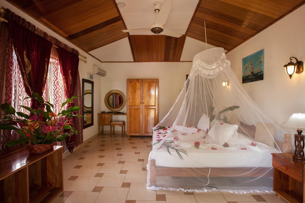 Etoile Labrine Guest House La Digue Exterior foto